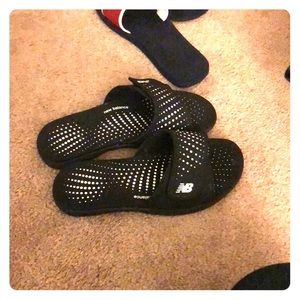 New balance slipper size 7